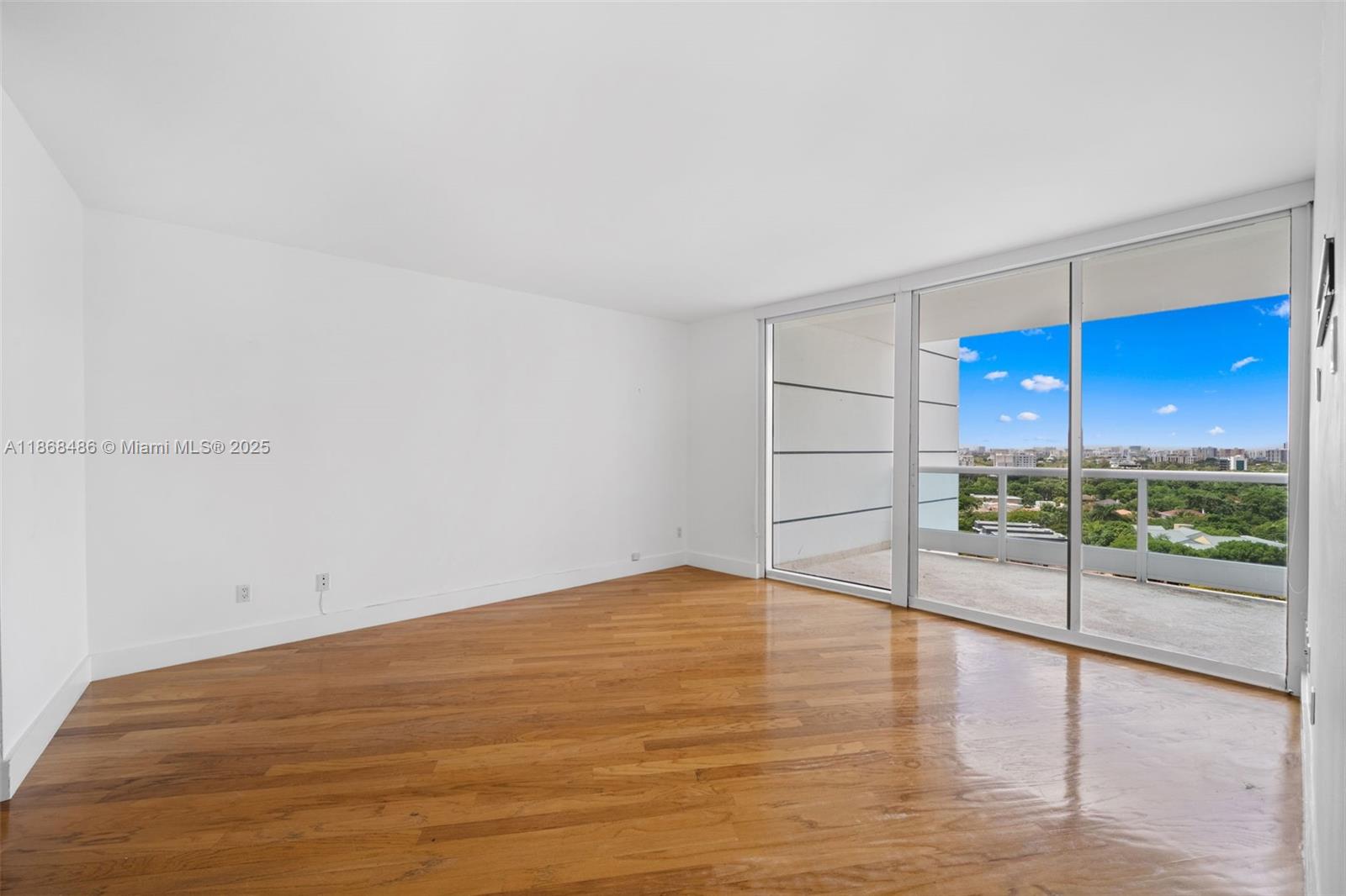 2127 Brickell Ave # 1504