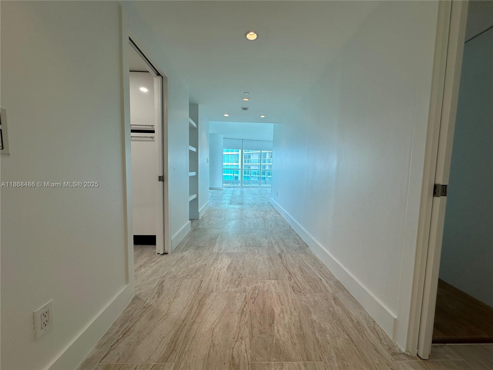 2127 Brickell Ave # 1504