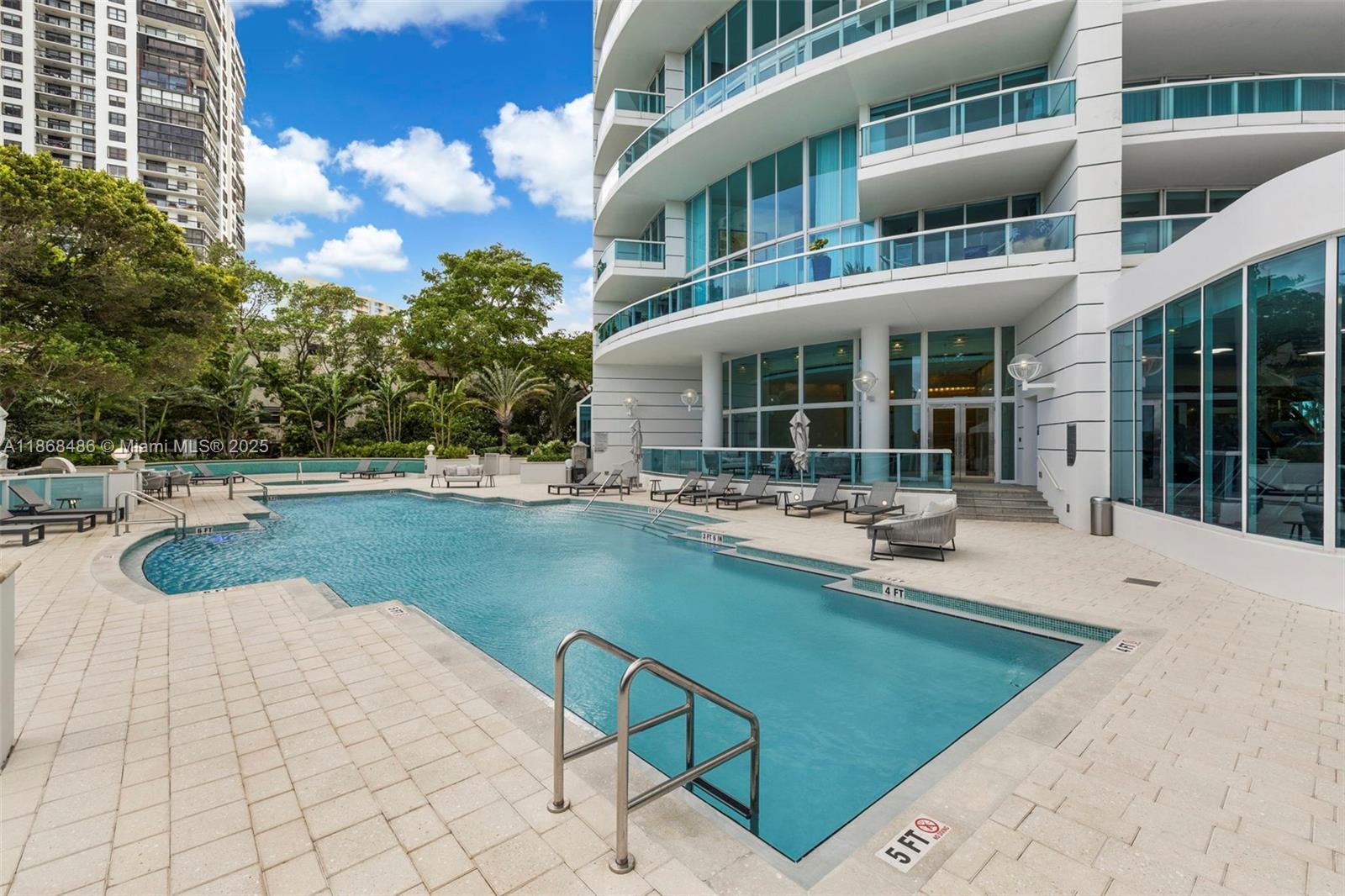 2127 Brickell Ave # 1504