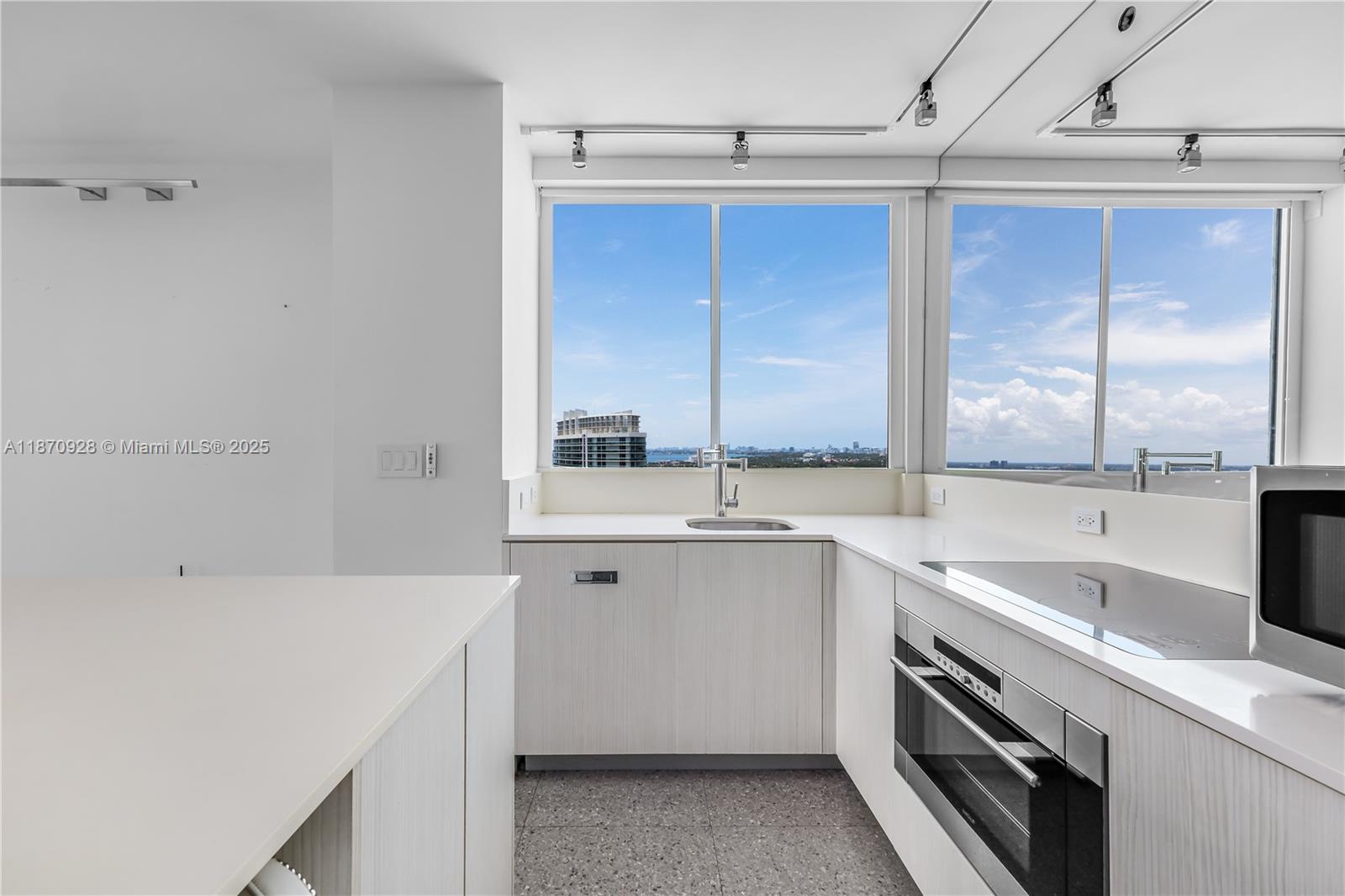 1330 West Ave # 3201