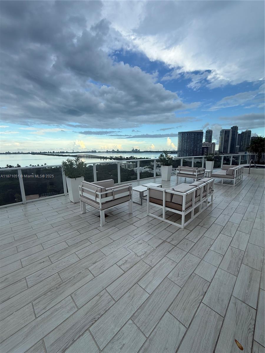 4250 Biscayne Blvd # 817