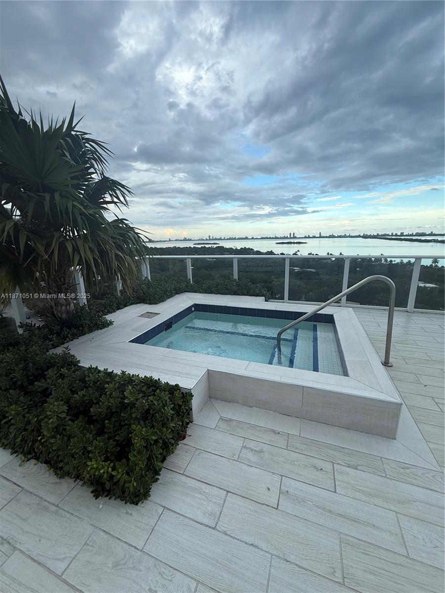 4250 Biscayne Blvd # 817