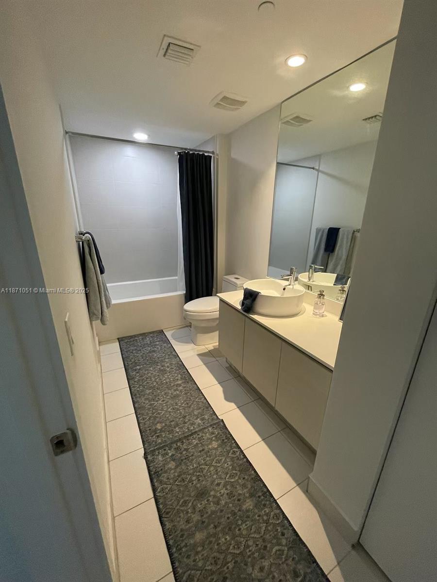 4250 Biscayne Blvd # 817