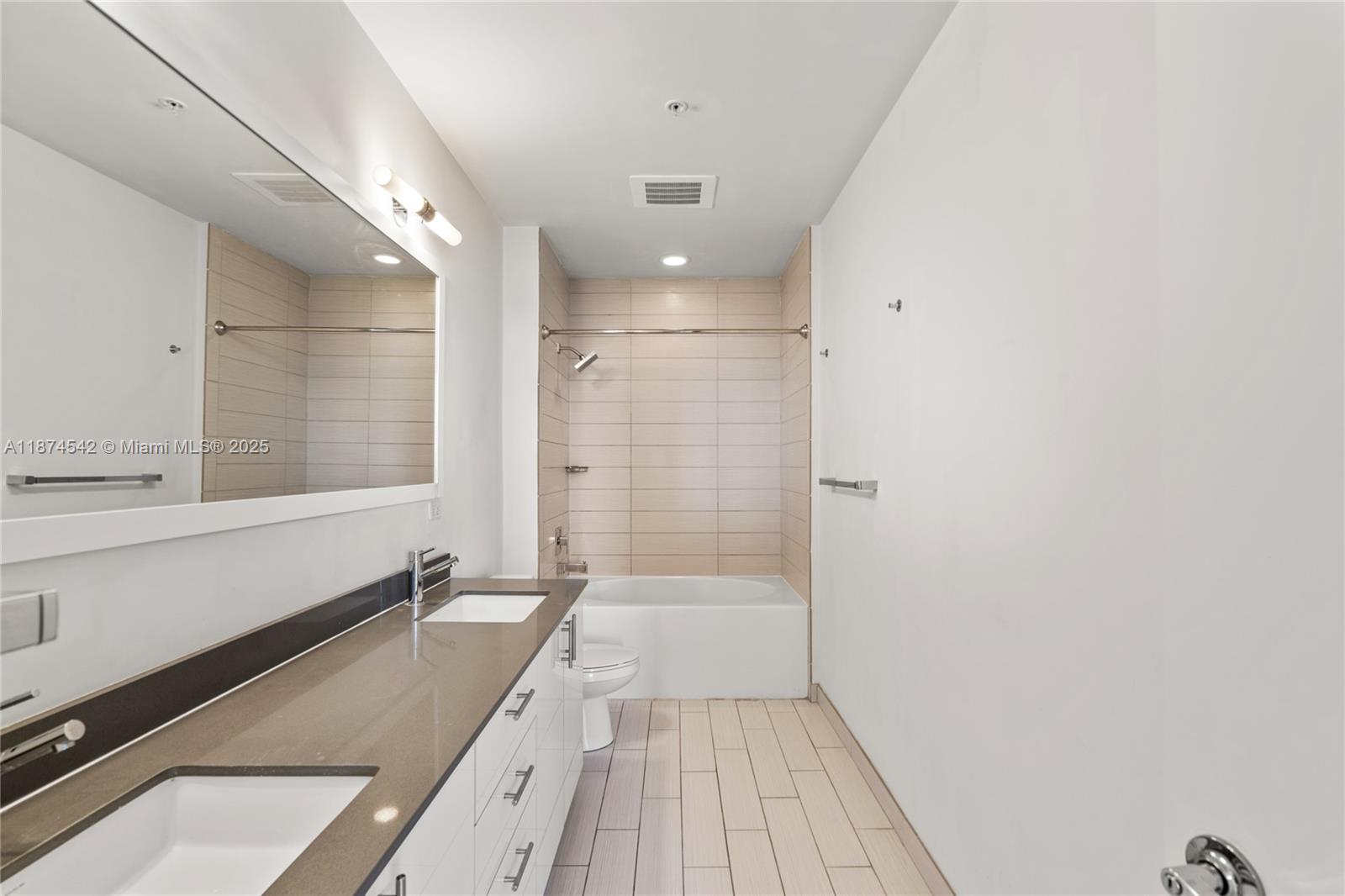 999 SW 1st Ave Unit: PH08