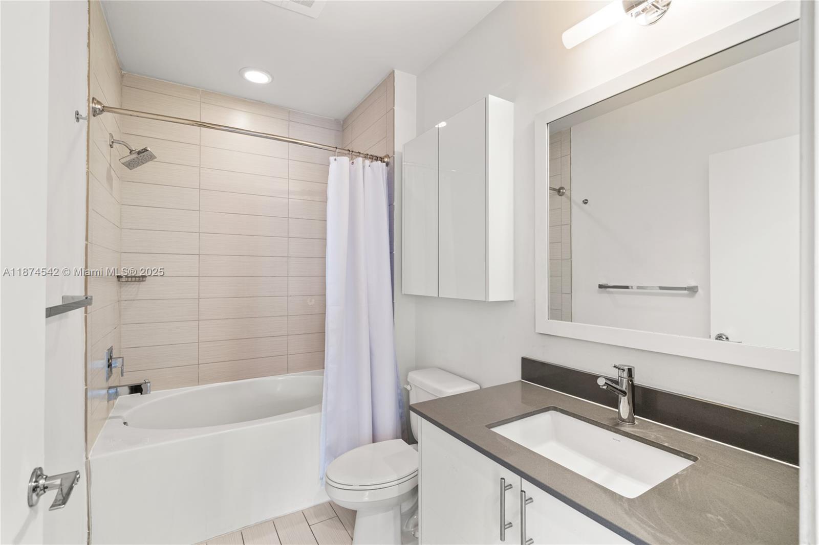 999 SW 1st Ave Unit: PH08