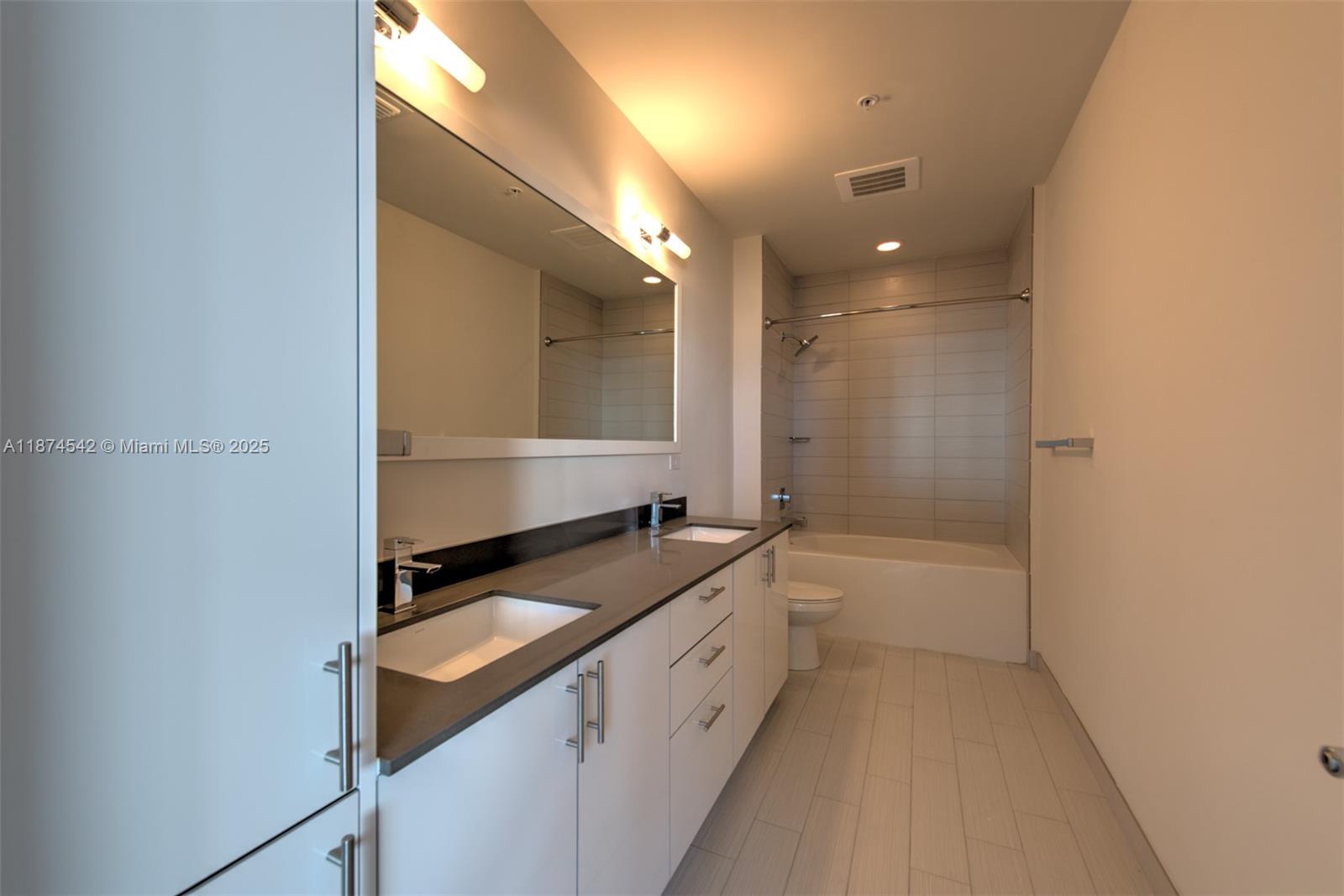 999 SW 1st Ave Unit: PH08