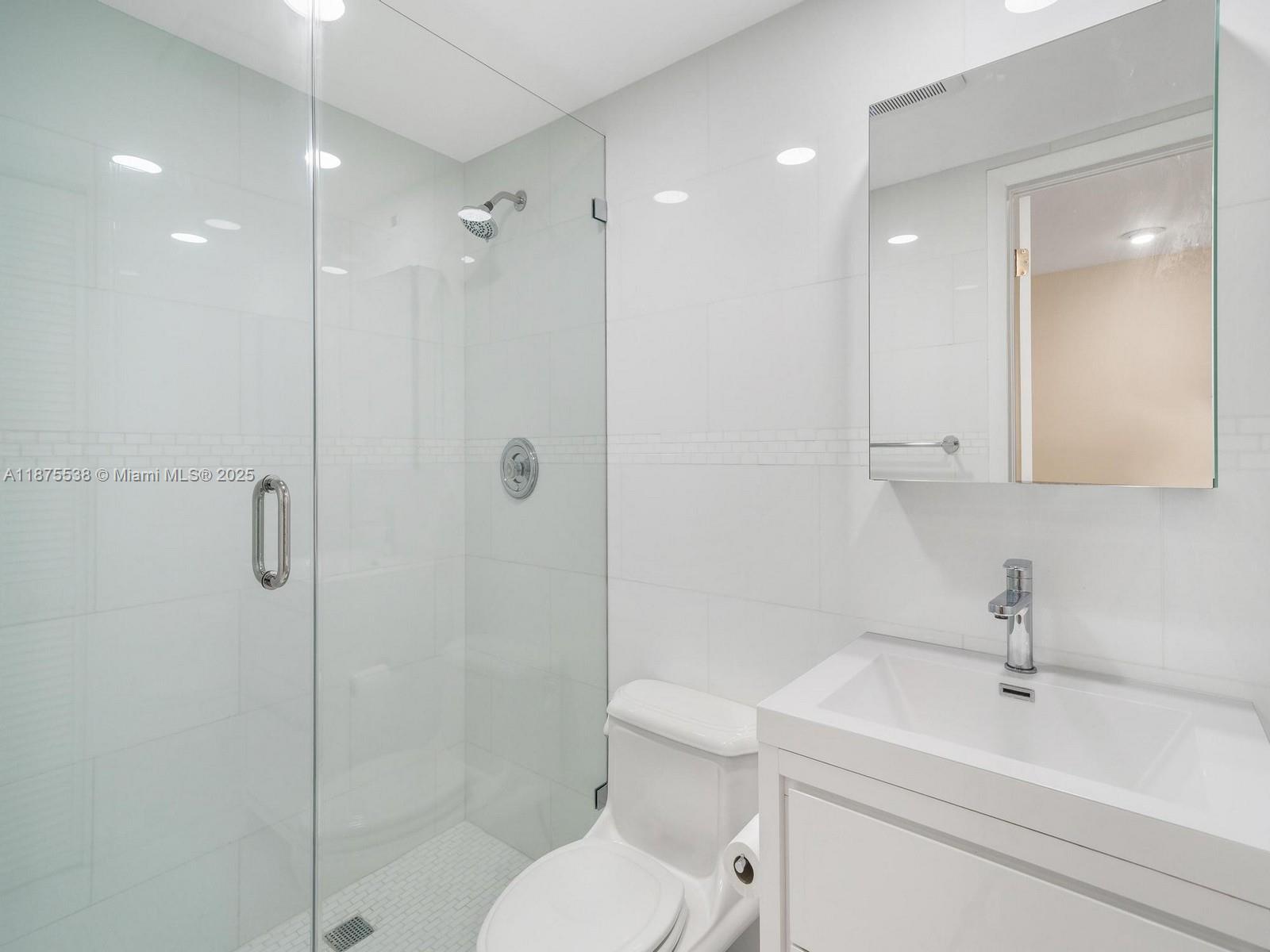 2000 S Bayshore Dr # 61