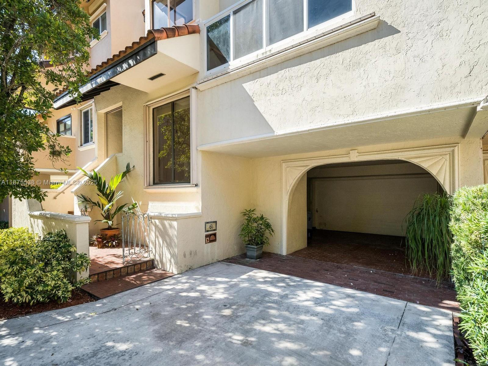 2000 S Bayshore Dr # 61