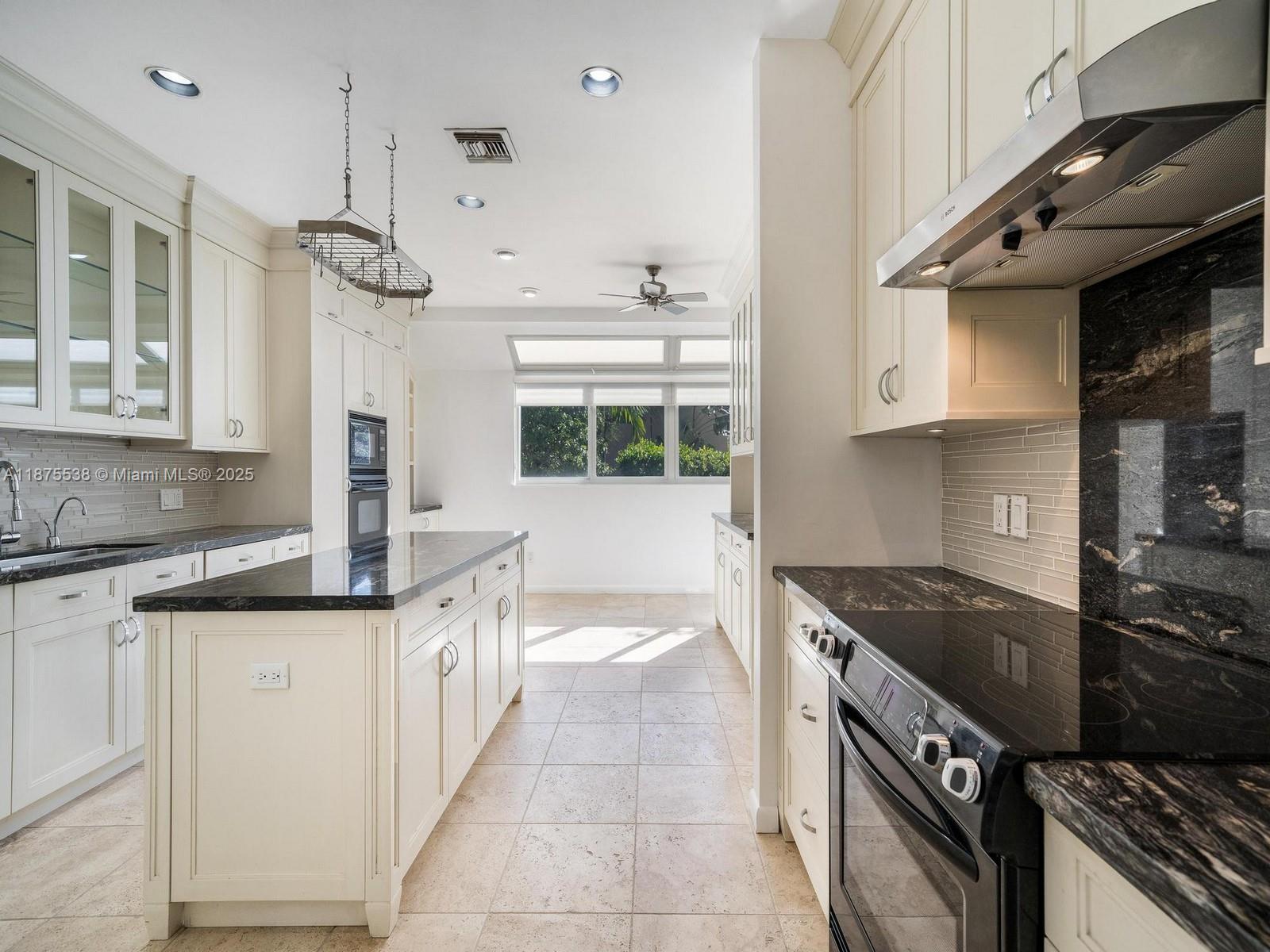 2000 S Bayshore Dr # 61