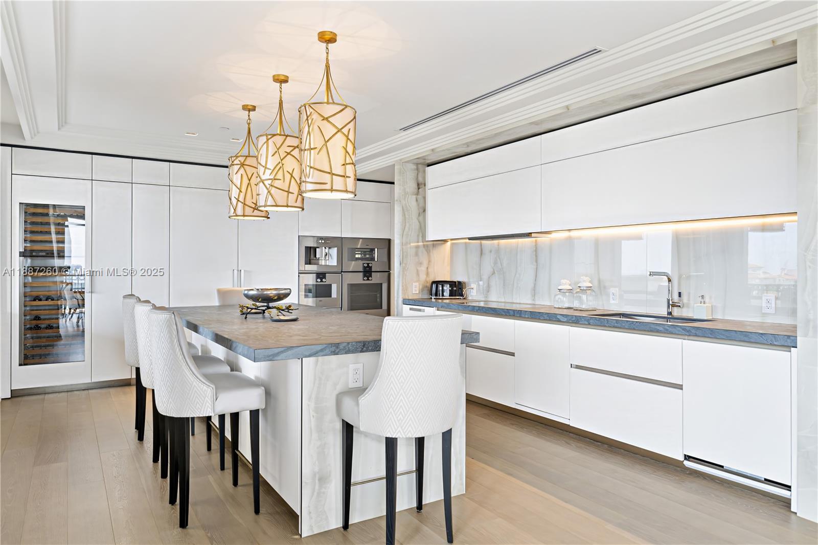 7085 Fisher Island Dr # 7085