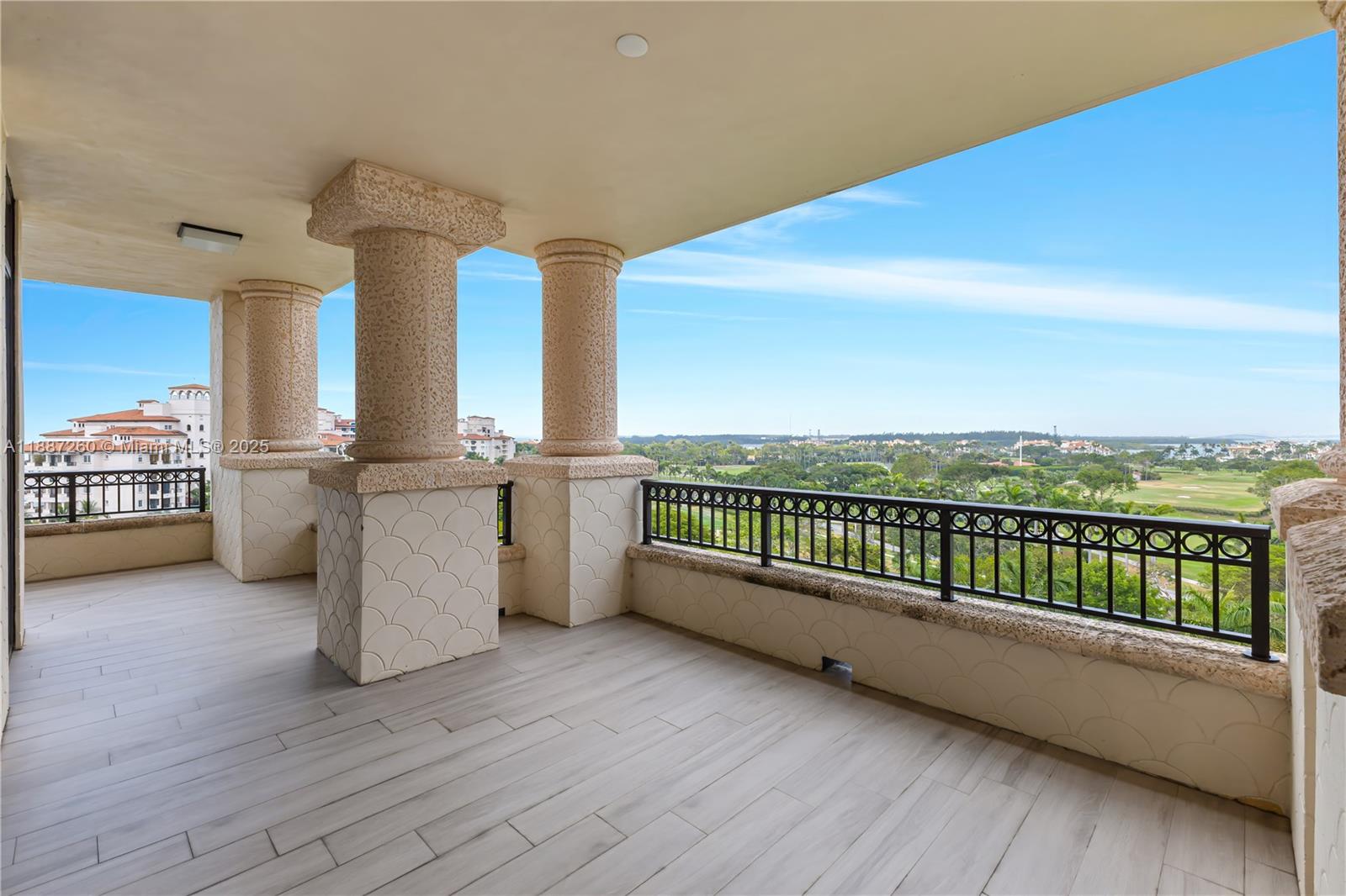 7085 Fisher Island Dr # 7085