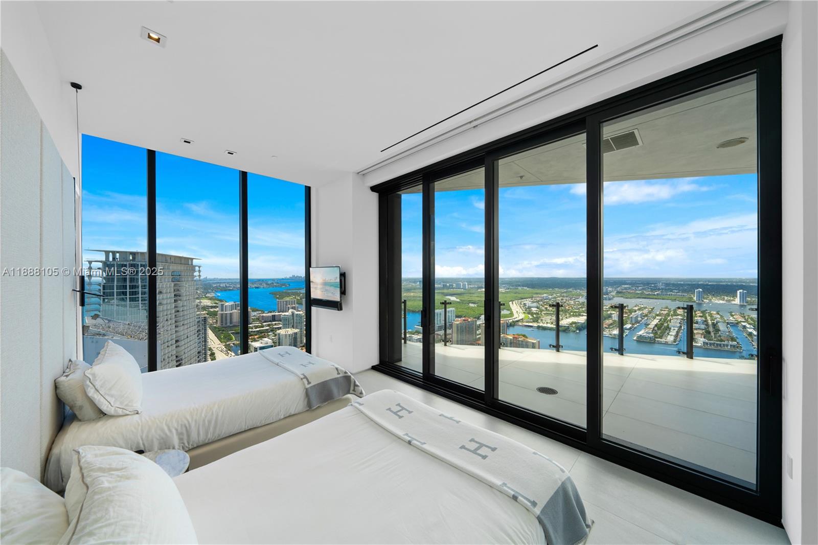 17141 Collins Ave # 1, Sunny Isles Beach Unit: LPH-1
