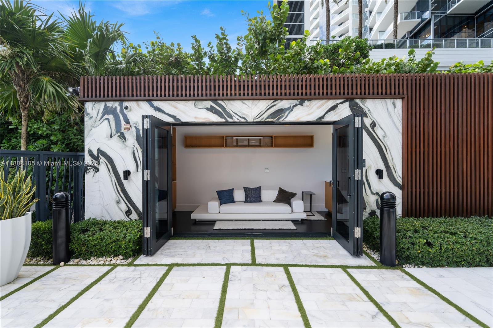 17141 Collins Ave # 1, Sunny Isles Beach Unit: LPH-1