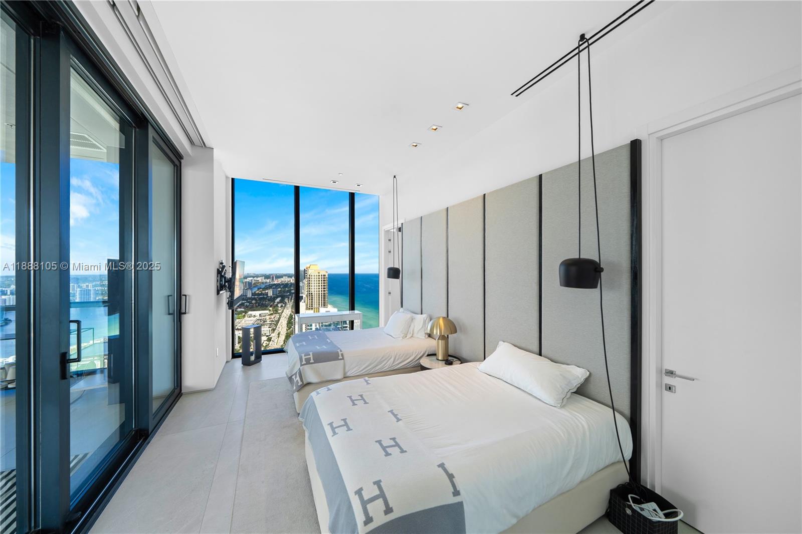 17141 Collins Ave # 1, Sunny Isles Beach Unit: LPH-1