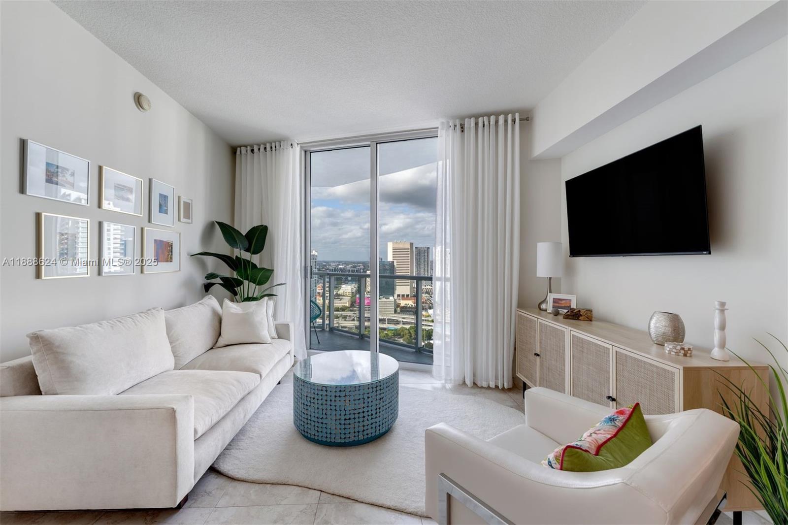 185 SW 7th St # 3605, Miami Unit: 3605