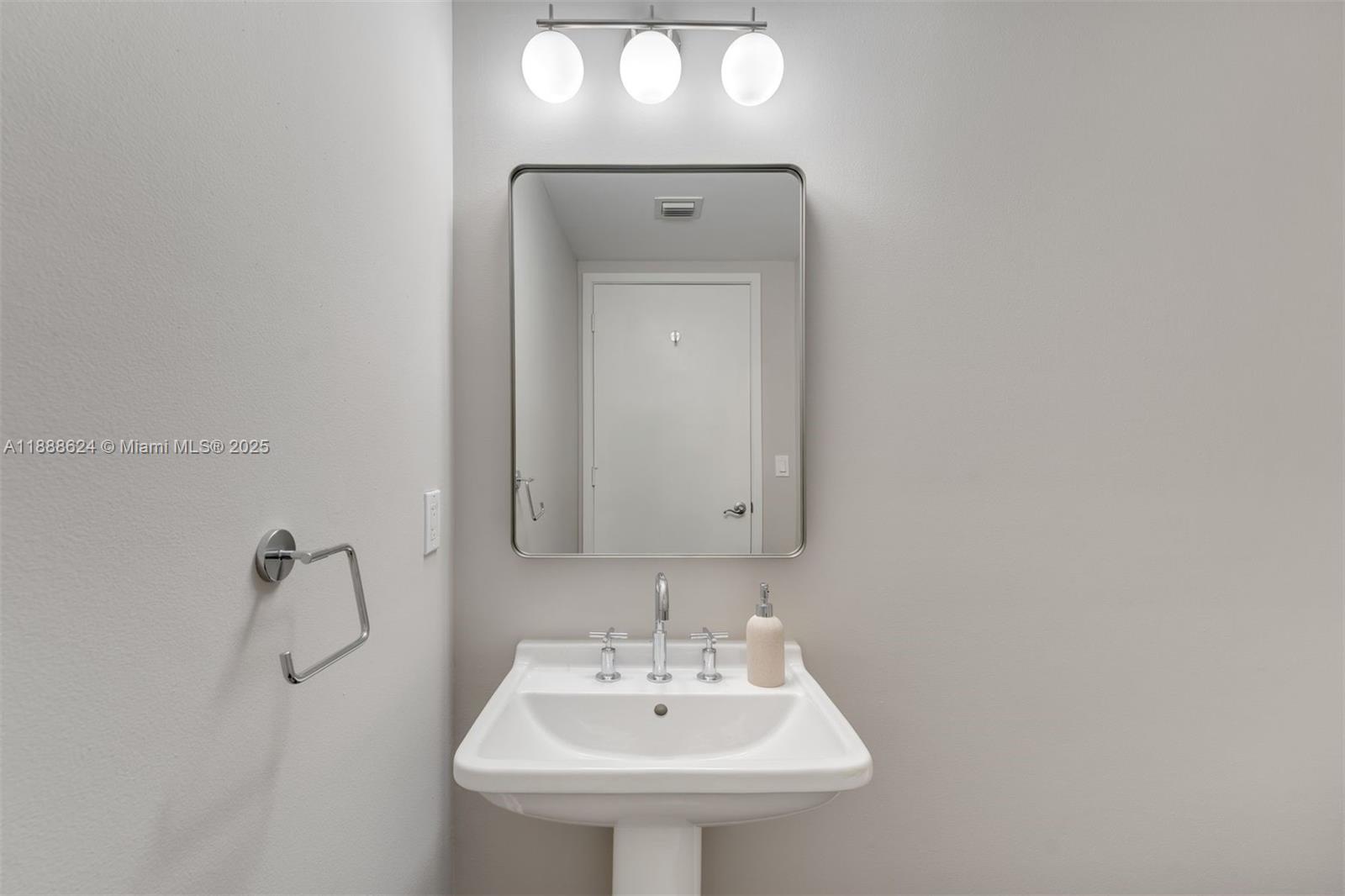 185 SW 7th St # 3605, Miami Unit: 3605