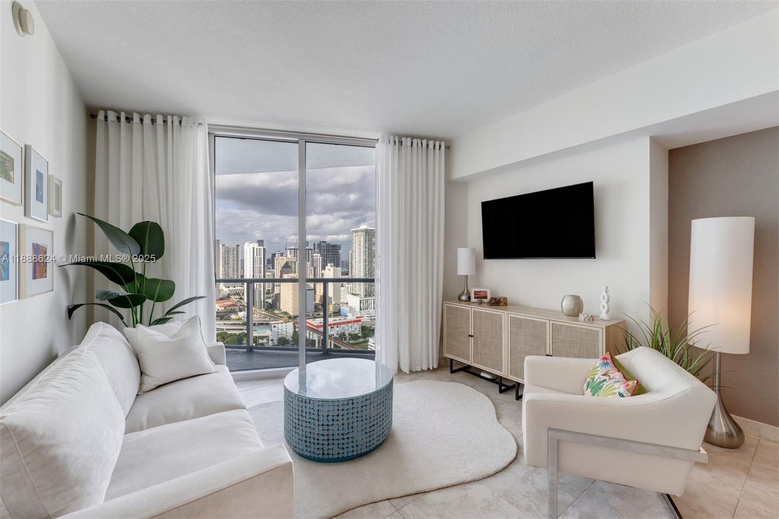 185 SW 7th St # 3605, Miami Unit: 3605