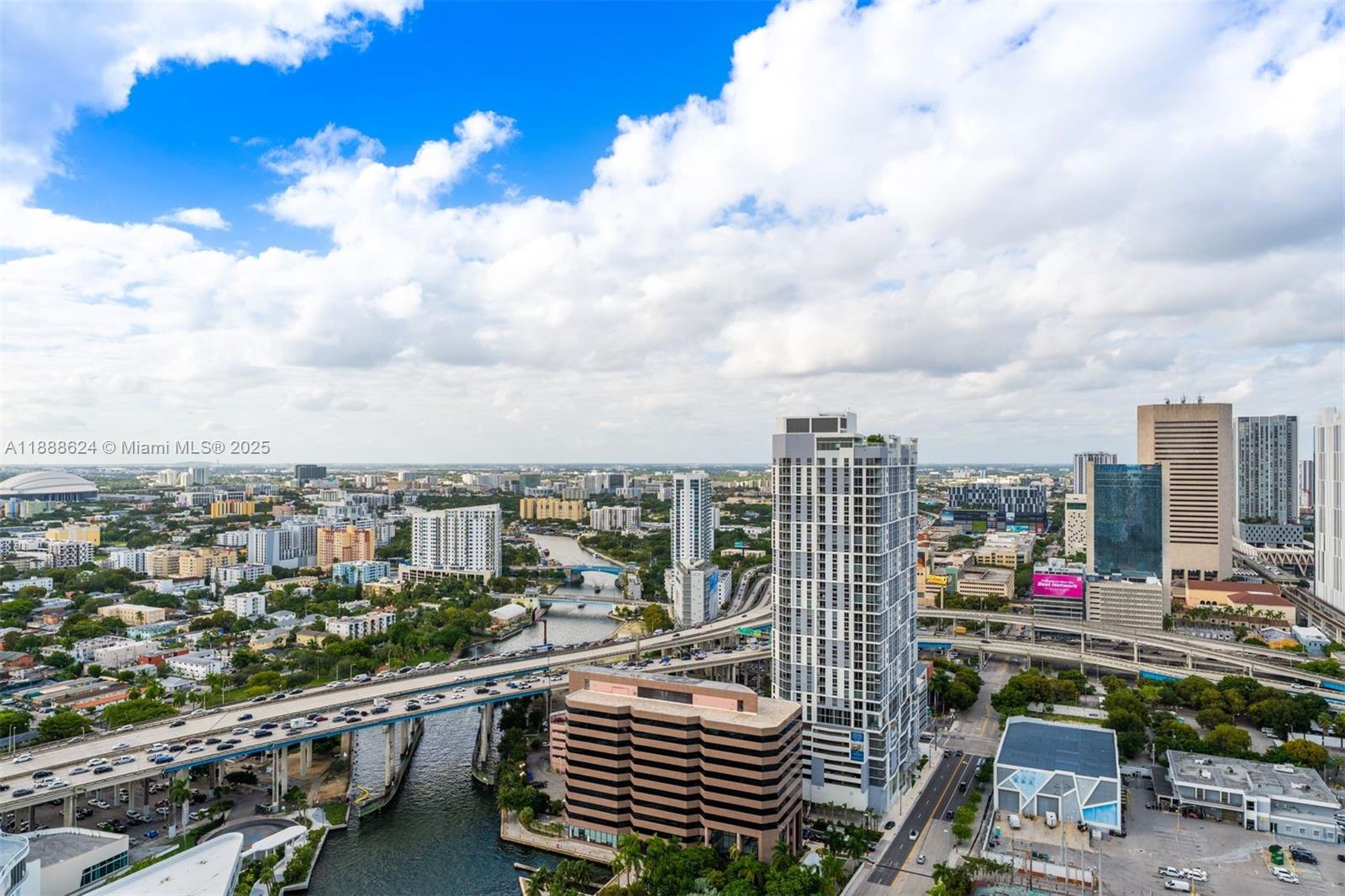 185 SW 7th St # 3605, Miami Unit: 3605