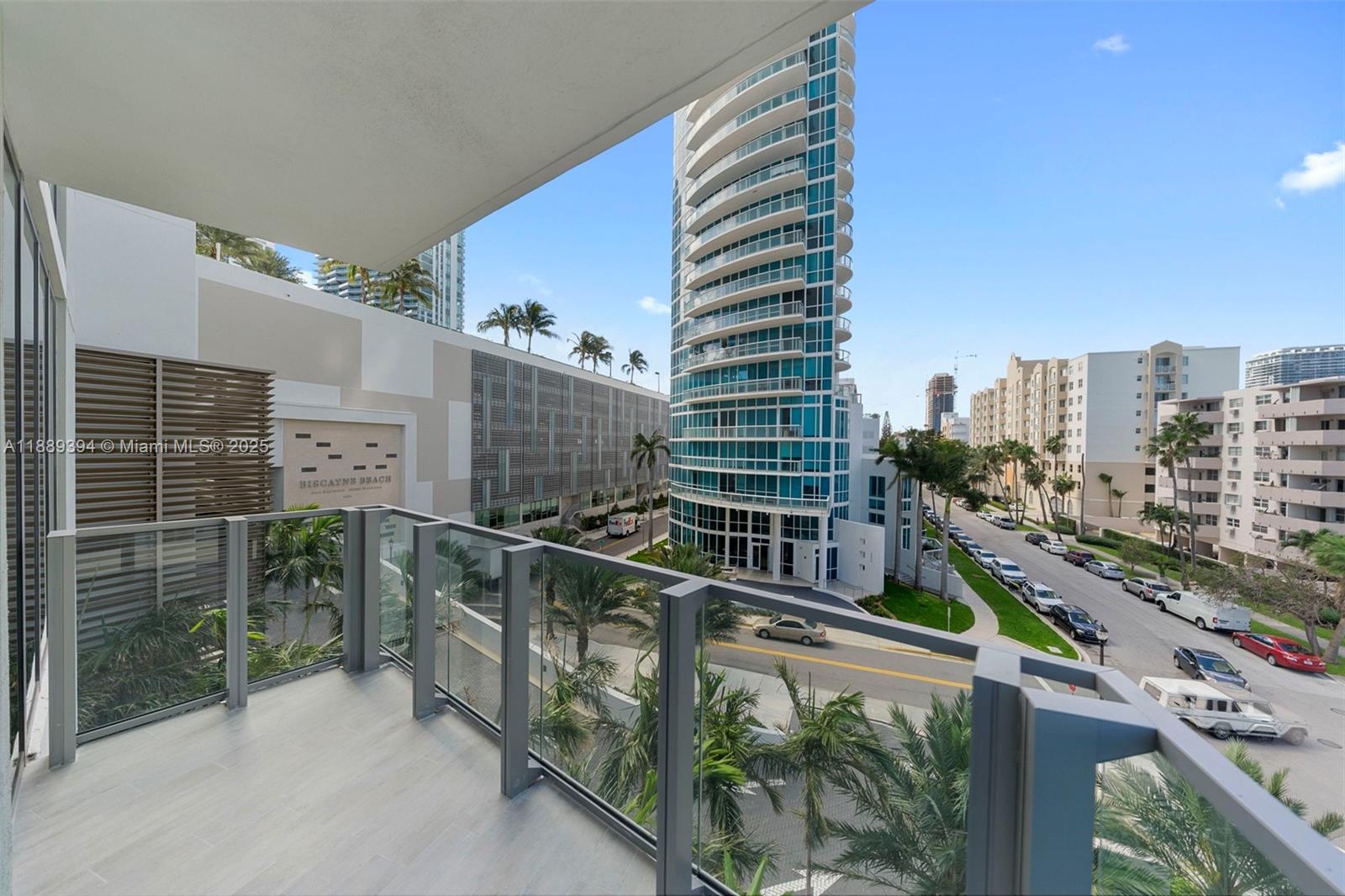 2900 NE 7th Ave # 301