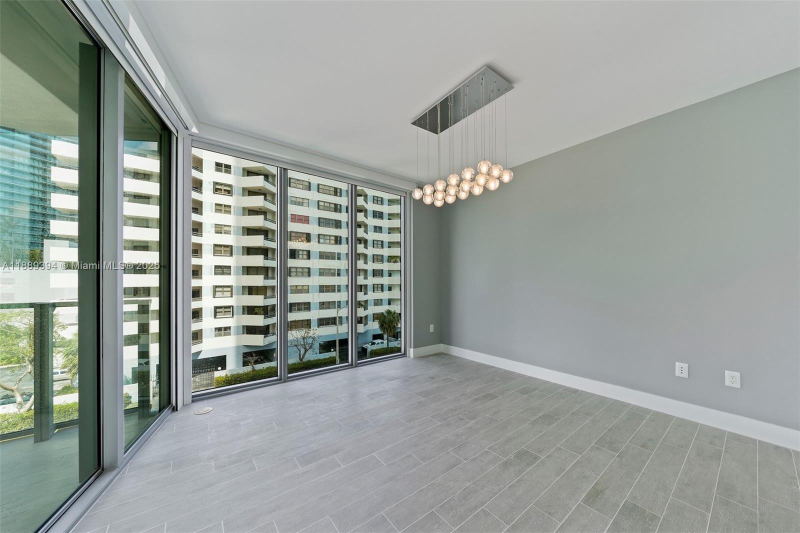 2900 NE 7th Ave # 301