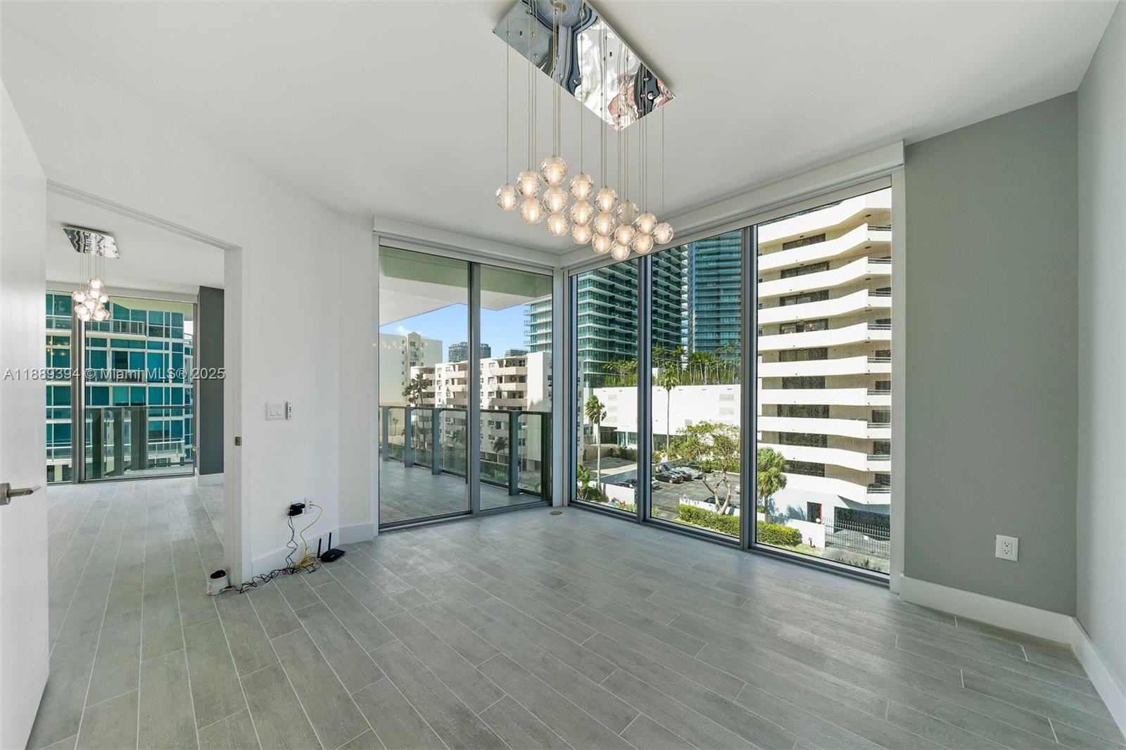 2900 NE 7th Ave # 301
