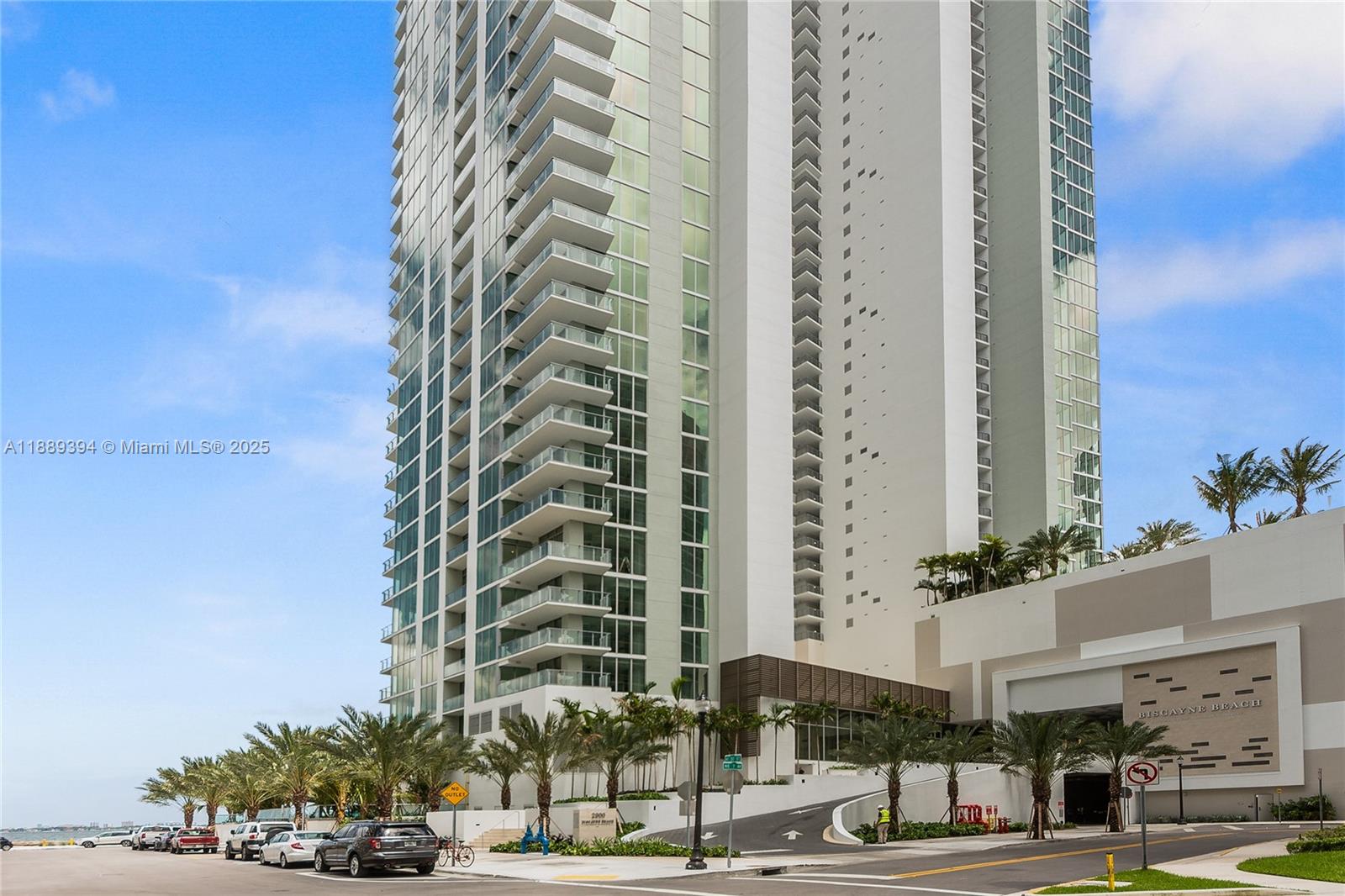 2900 NE 7th Ave # 301