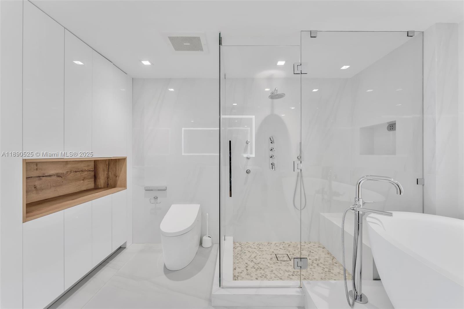 465 Brickell Ave # 4201