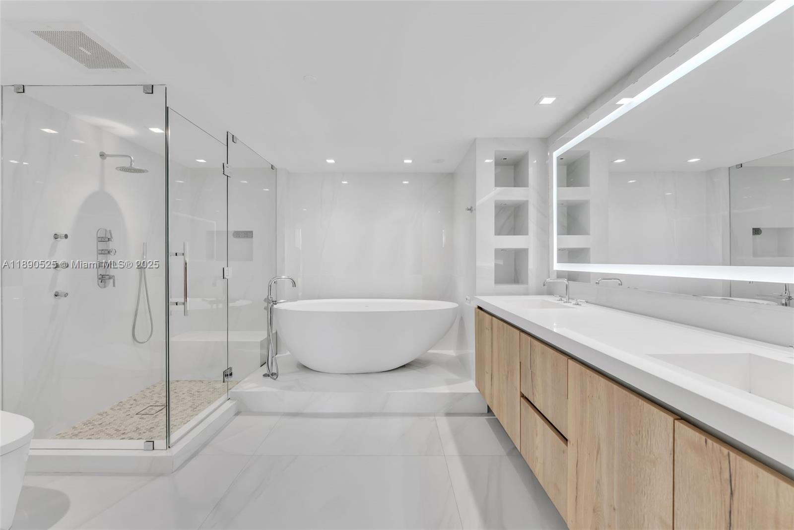 465 Brickell Ave # 4201