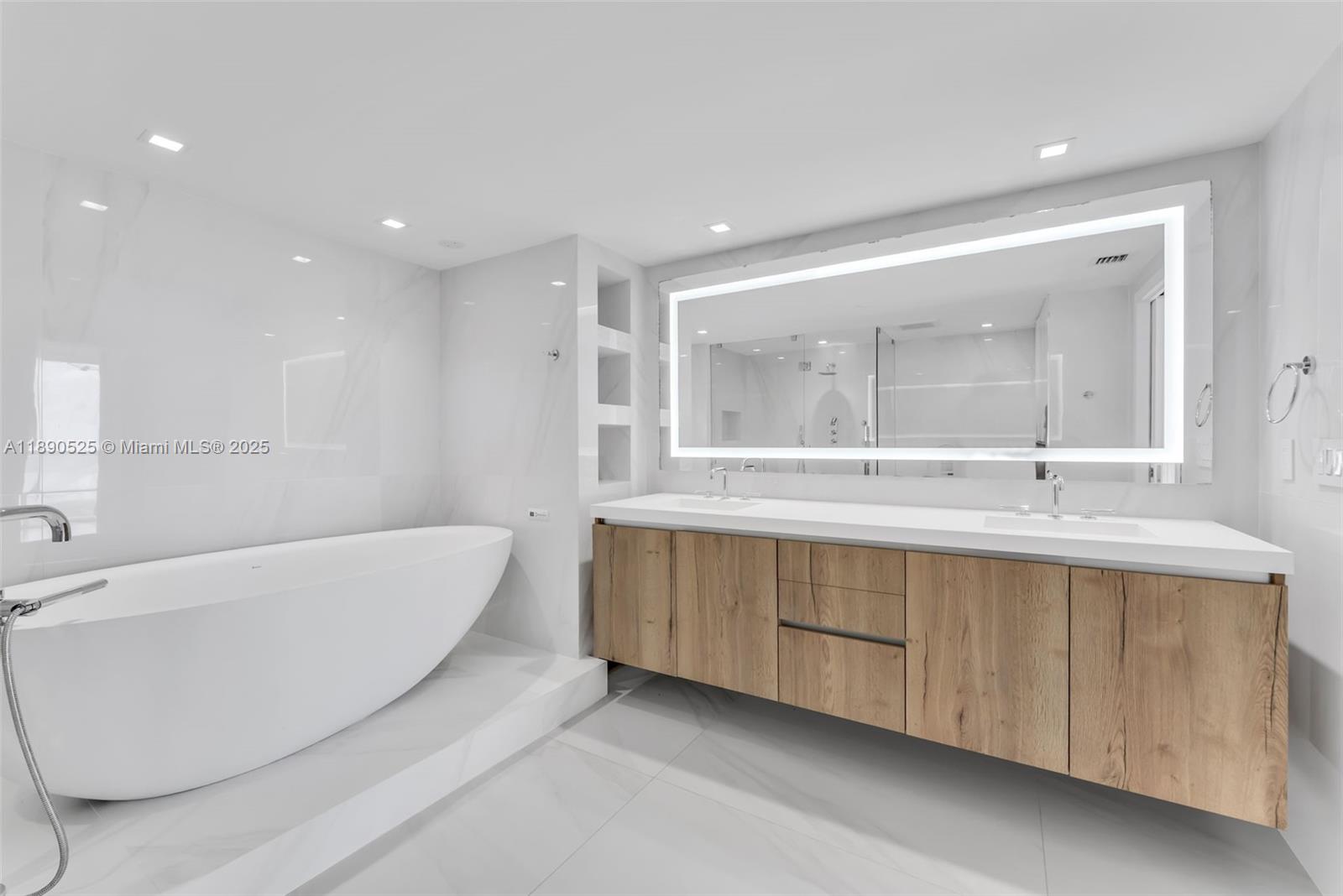 465 Brickell Ave # 4201