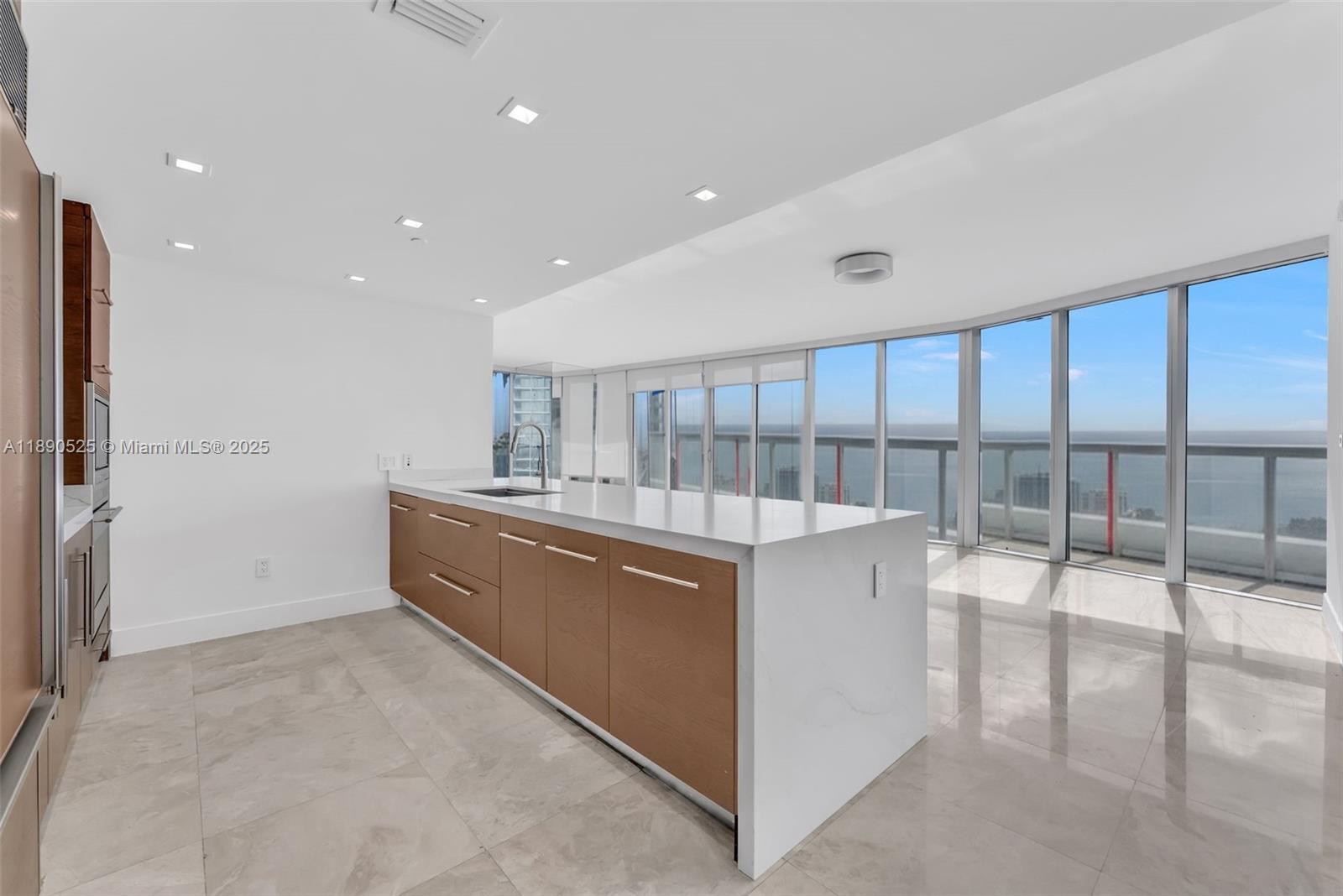465 Brickell Ave # 4201