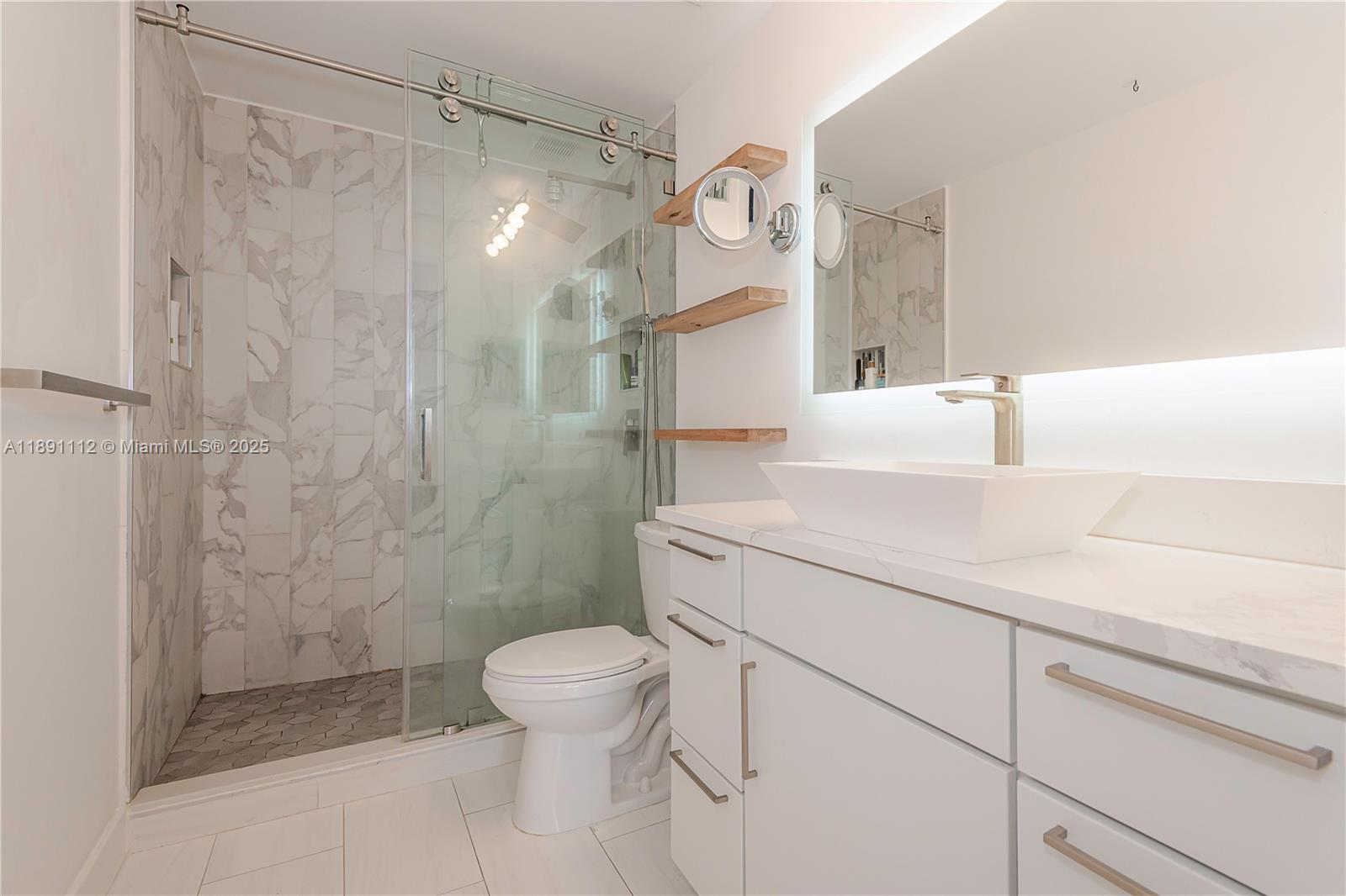 801 Brickell Key Blvd # 908