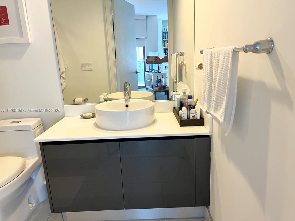 31 SE 6th St # 1003