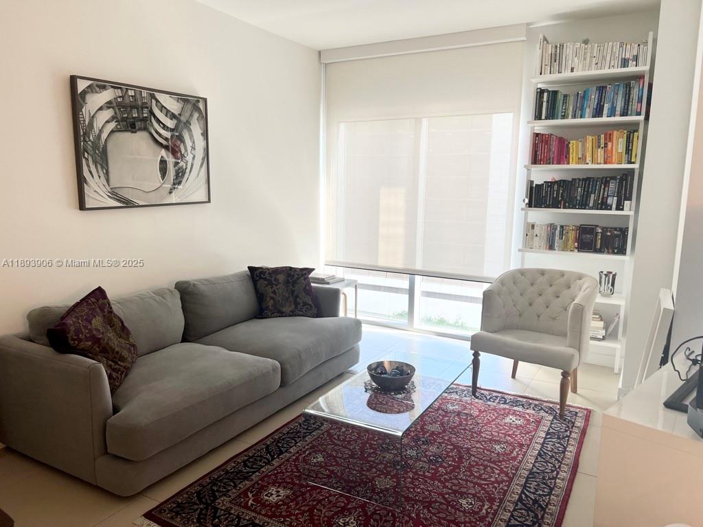 31 SE 6th St # 1003