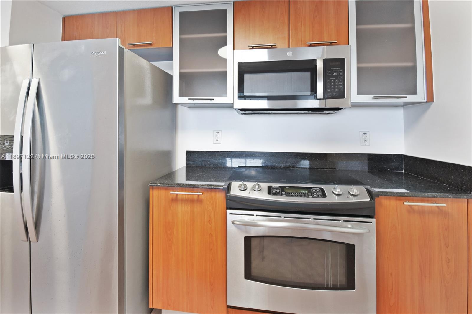 1800 N Bayshore Dr # 2208