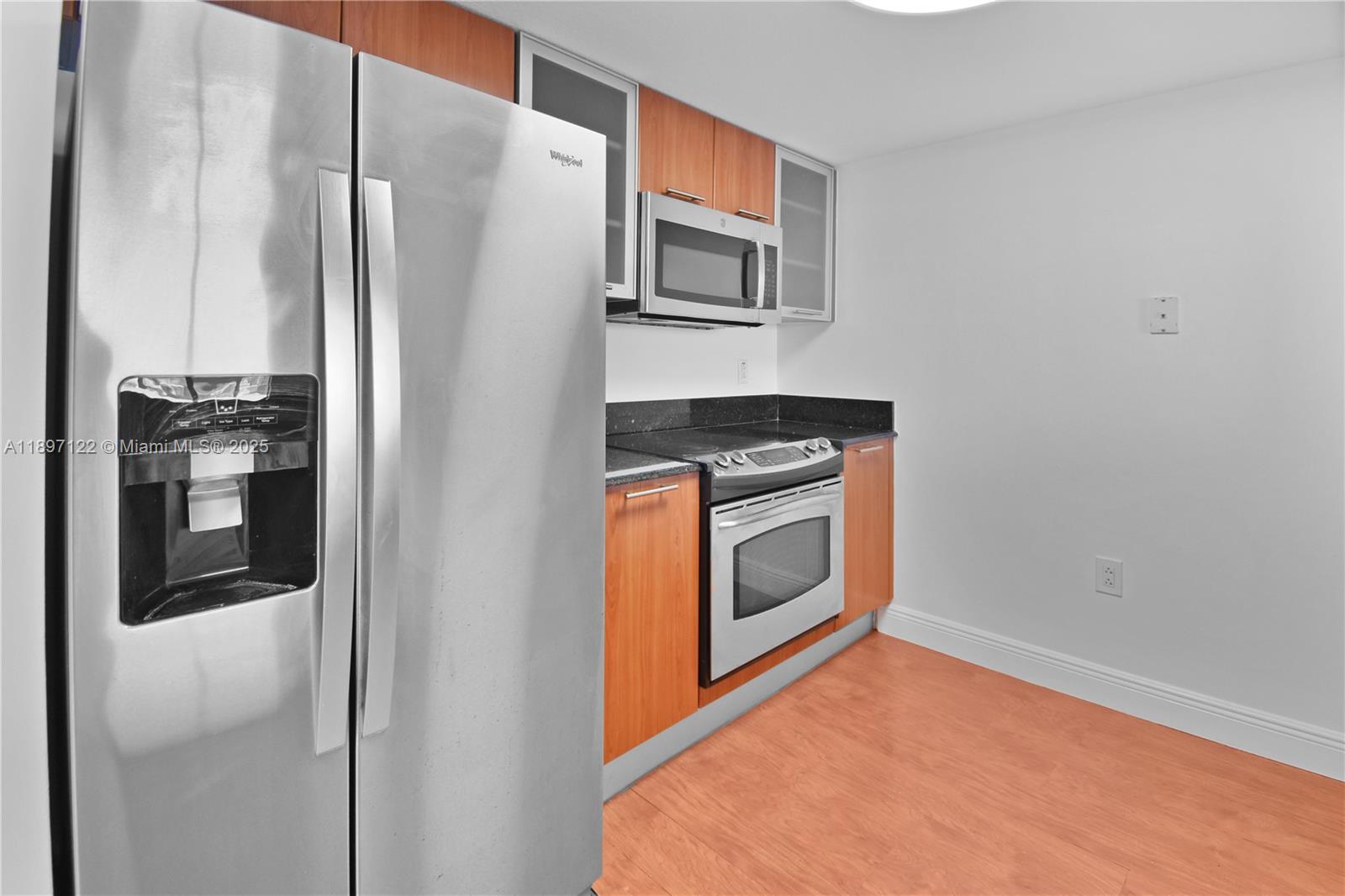 1800 N Bayshore Dr # 2208