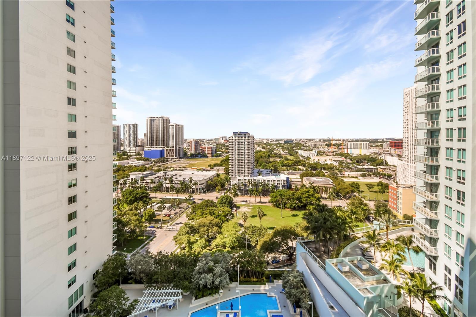 1800 N Bayshore Dr # 2208