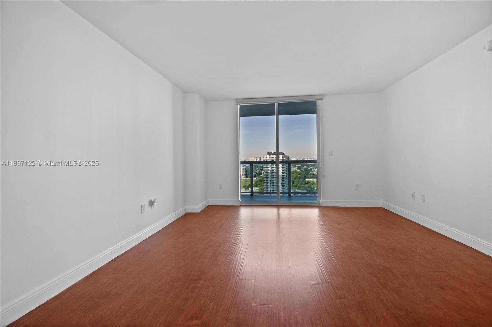 1800 N Bayshore Dr # 2208