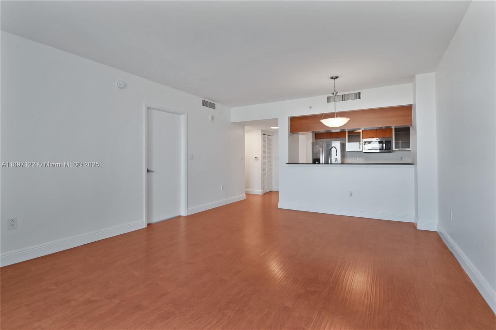 1800 N Bayshore Dr # 2208