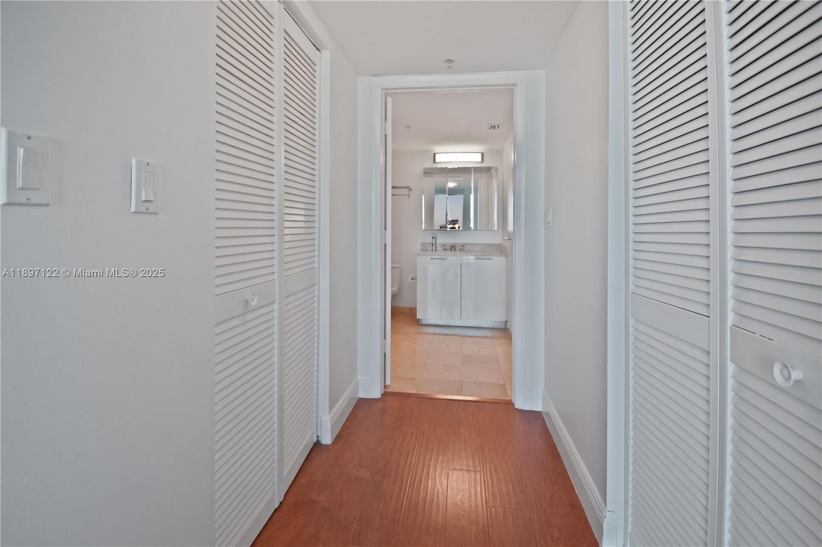 1800 N Bayshore Dr # 2208