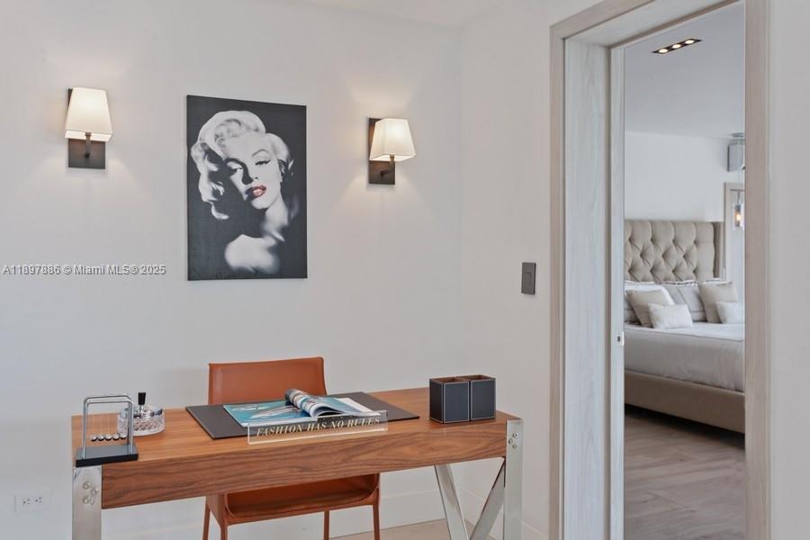 7972 Biscayne Point Cir