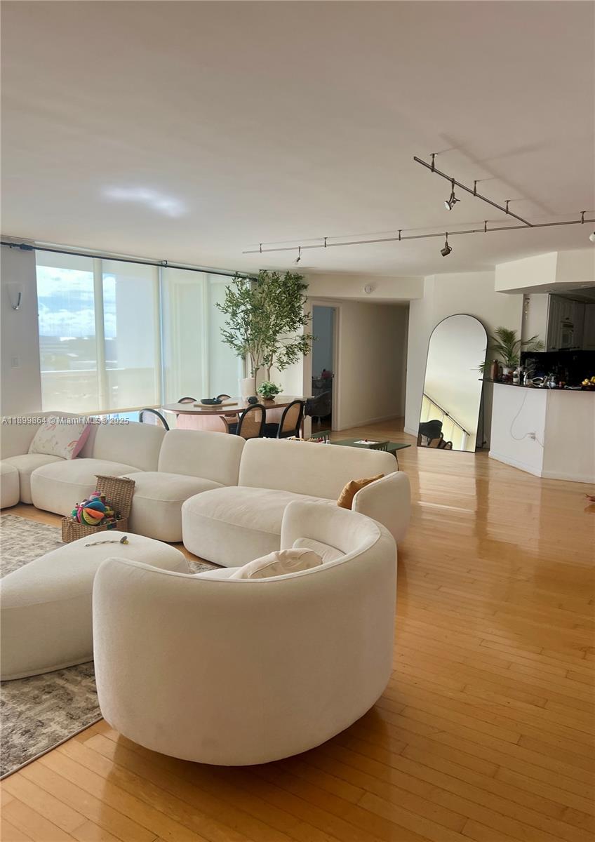 1900 Sunset Harbour Dr Unit: 1205/07