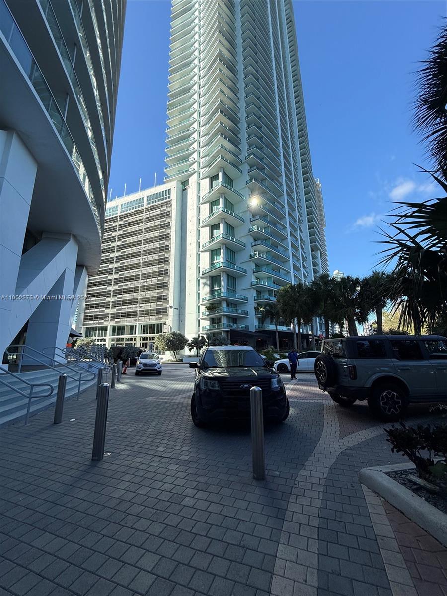 888 Biscayne Blvd # 4704