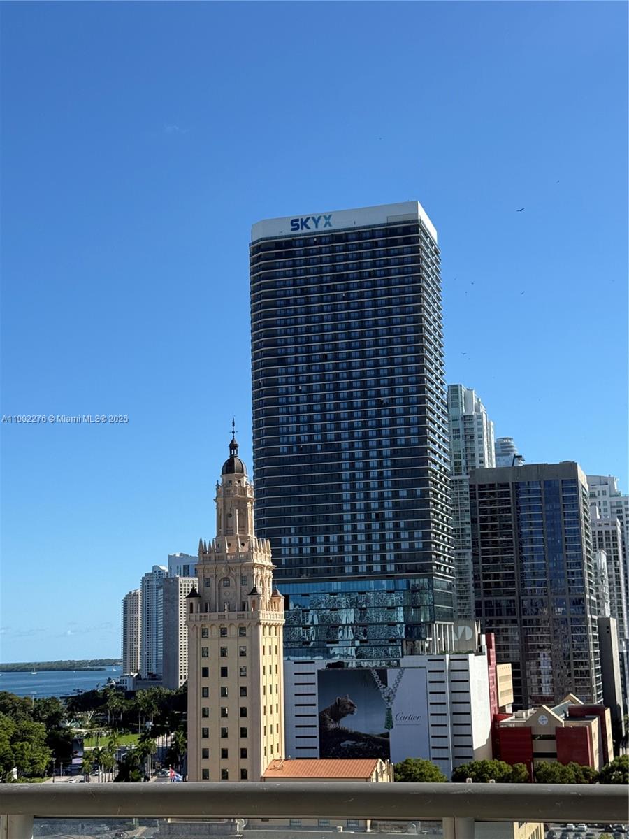 888 Biscayne Blvd # 4704