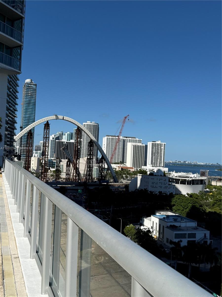 888 Biscayne Blvd # 4704