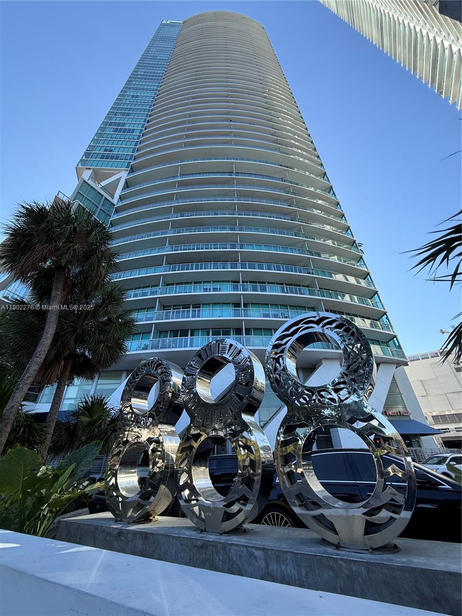 888 Biscayne Blvd # 4704