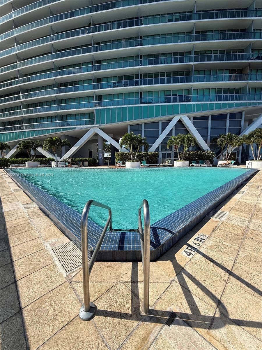 888 Biscayne Blvd # 4704