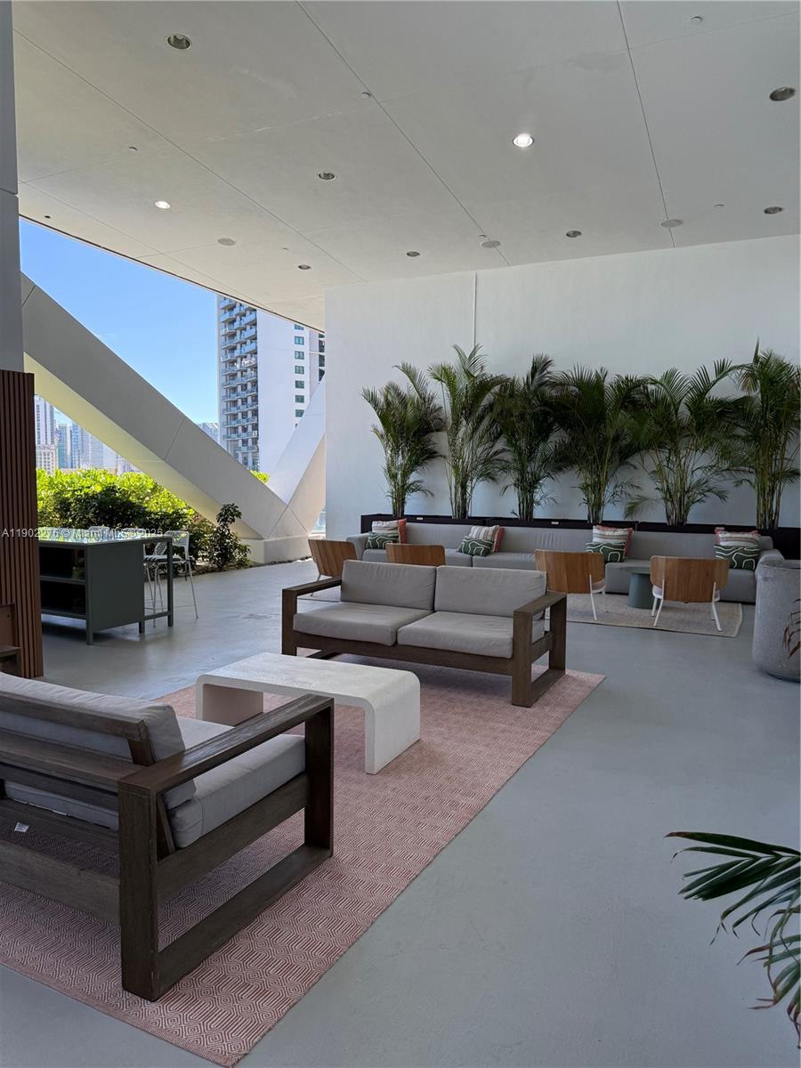 888 Biscayne Blvd # 4704
