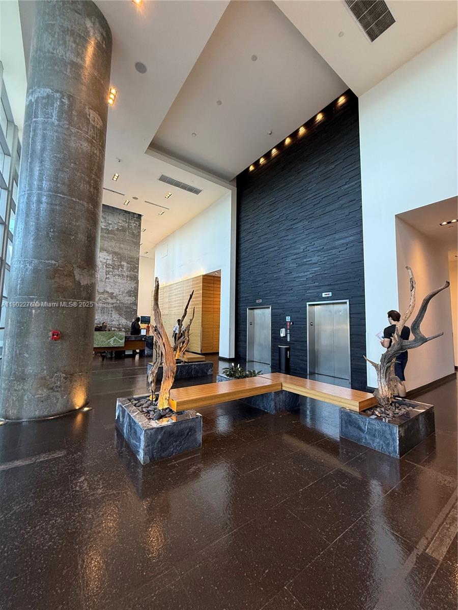 888 Biscayne Blvd # 4704