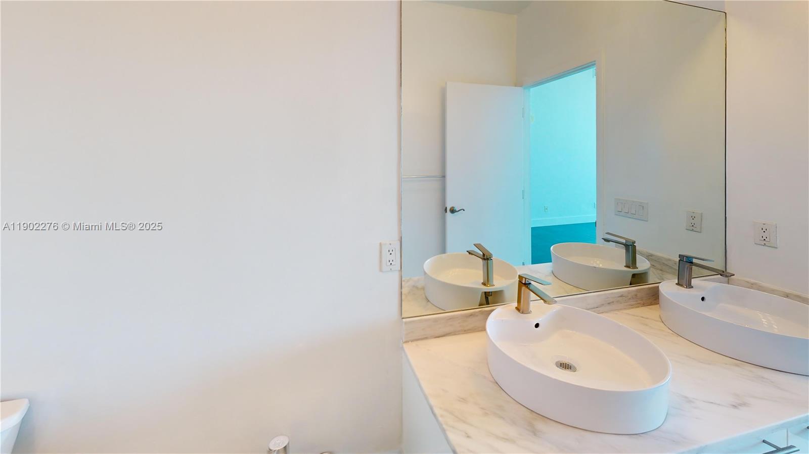 888 Biscayne Blvd # 4704