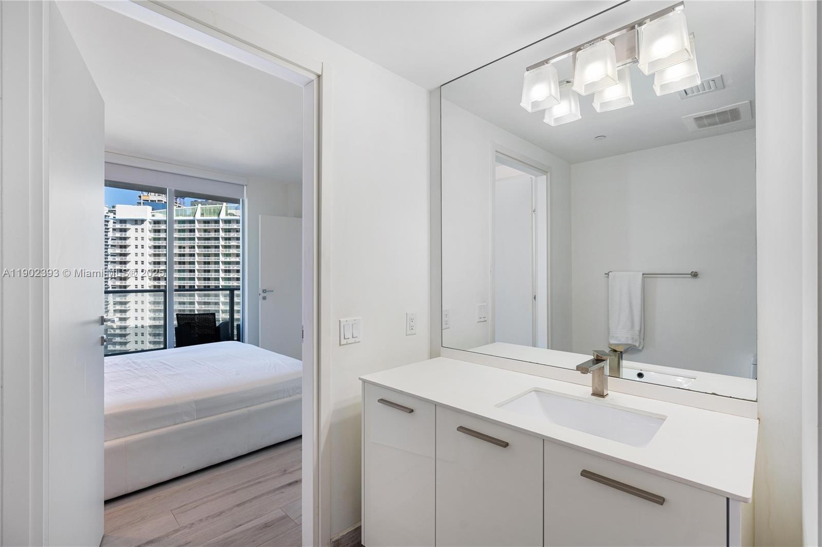 1300 Brickell Bay Dr # 3307, Miami Unit: 3307